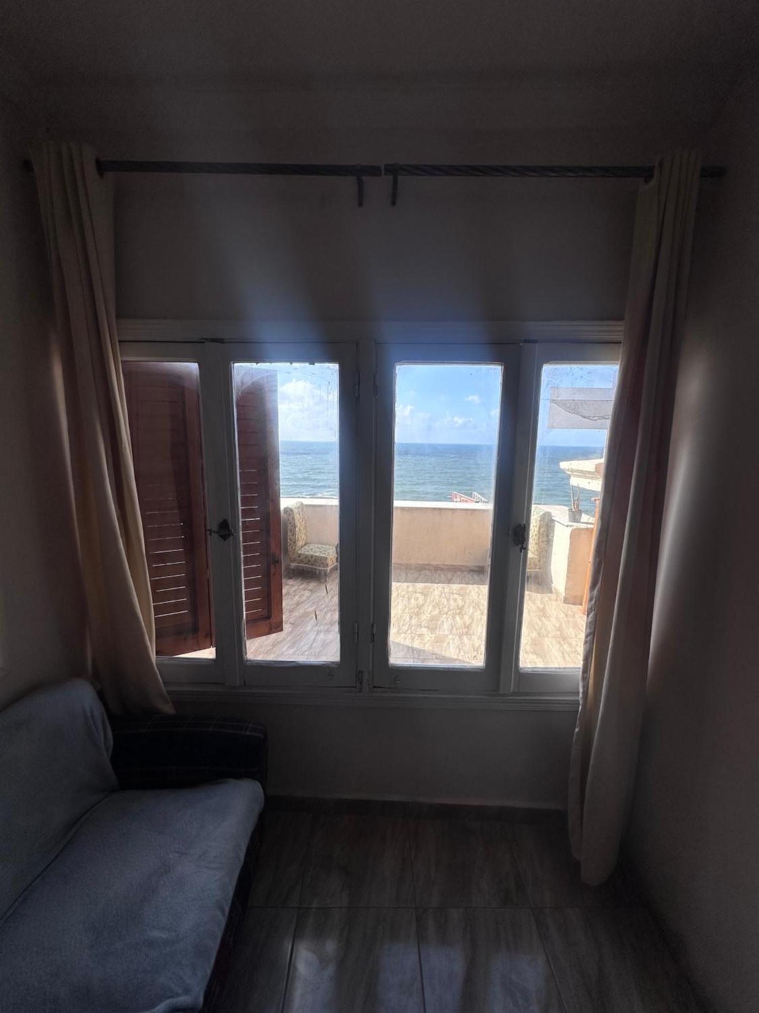Haidar House A Private Rooms For Men Only At Shared Apartment غرف خاصه للرجال فقط Alexandria Bagian luar foto