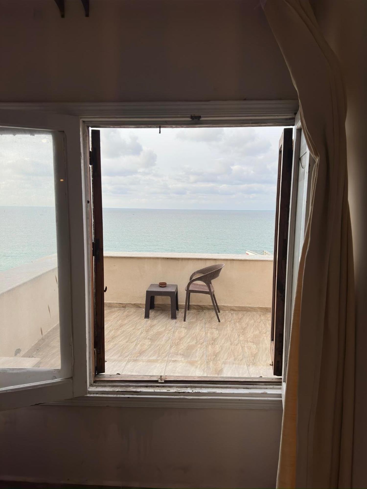 Haidar House A Private Rooms For Men Only At Shared Apartment غرف خاصه للرجال فقط Alexandria Bagian luar foto
