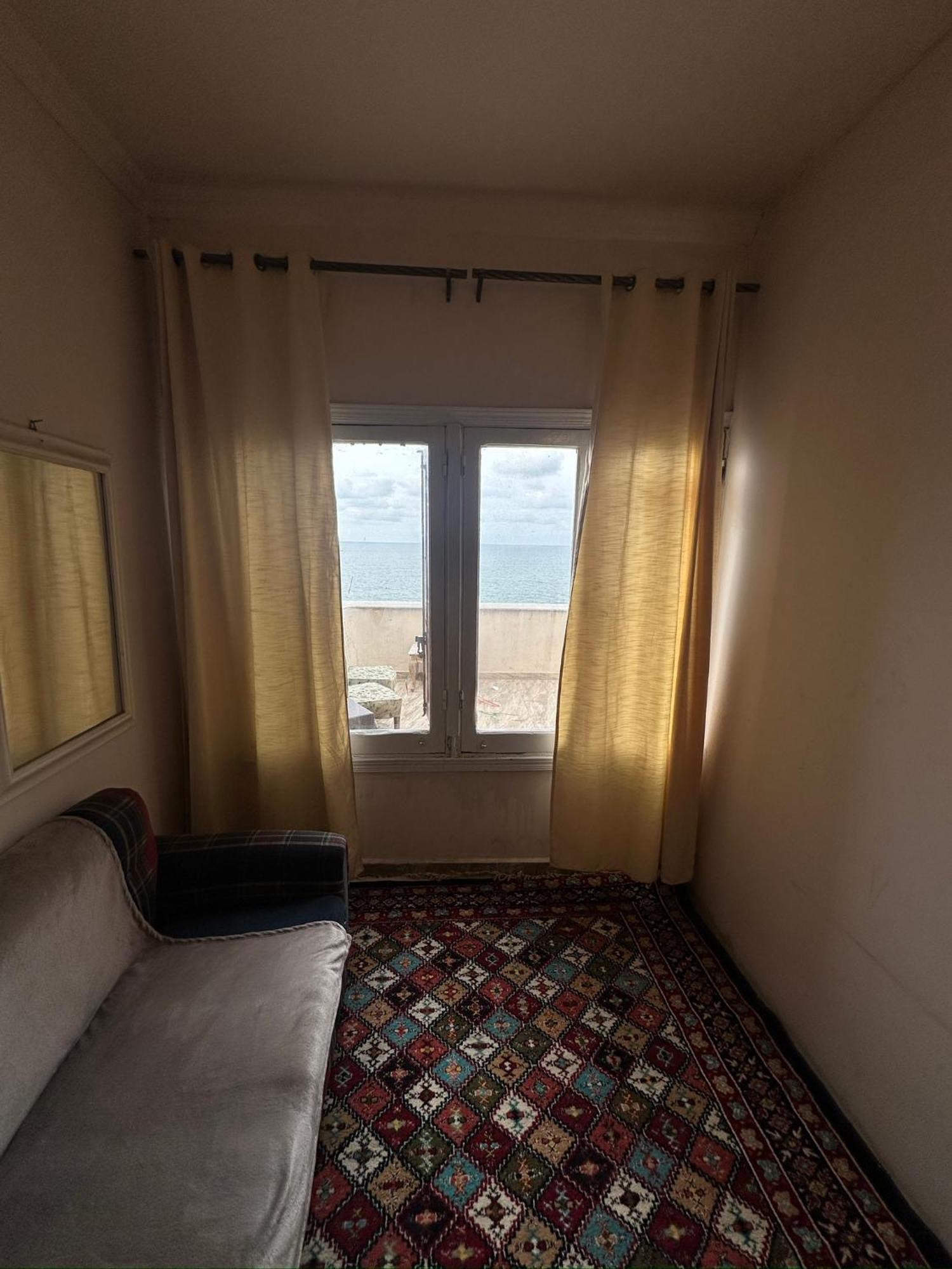 Haidar House A Private Rooms For Men Only At Shared Apartment غرف خاصه للرجال فقط Alexandria Bagian luar foto