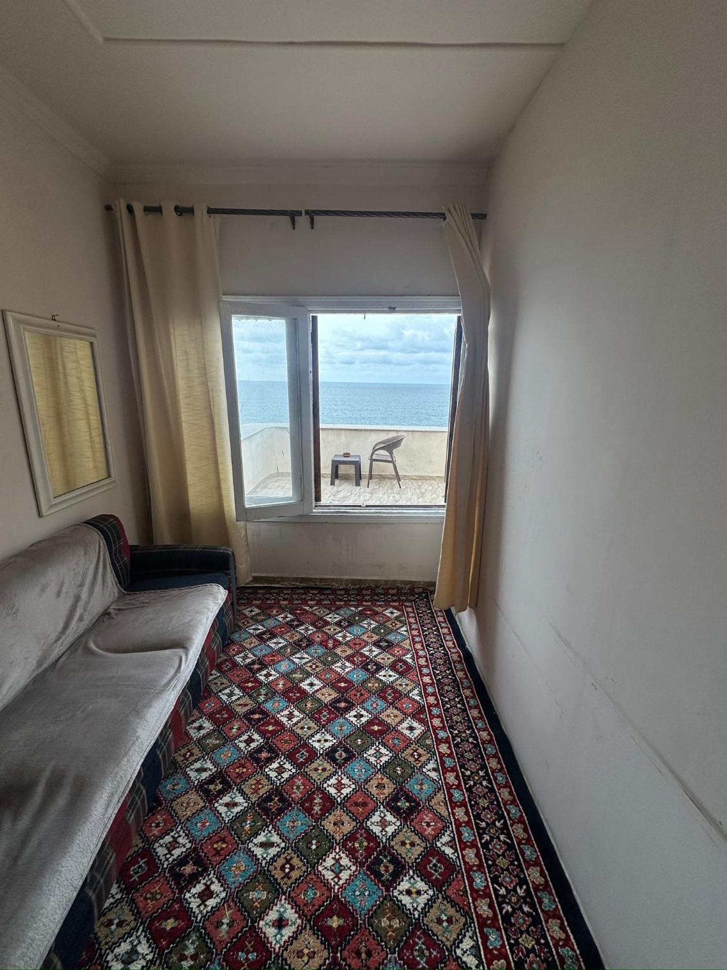 Haidar House A Private Rooms For Men Only At Shared Apartment غرف خاصه للرجال فقط Alexandria Bagian luar foto